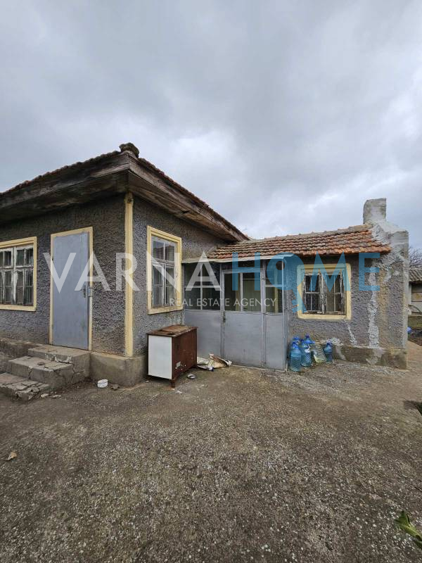 Къща за продажба в с.Преселенци