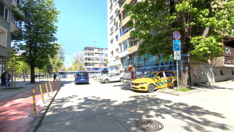 Четиристаен, център,…