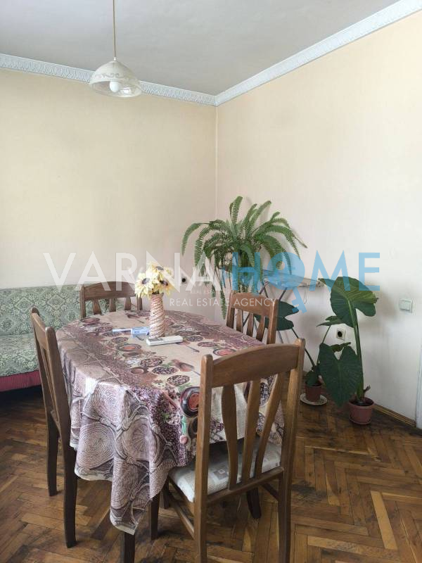 Етаж от къща под наем в кв. Левски