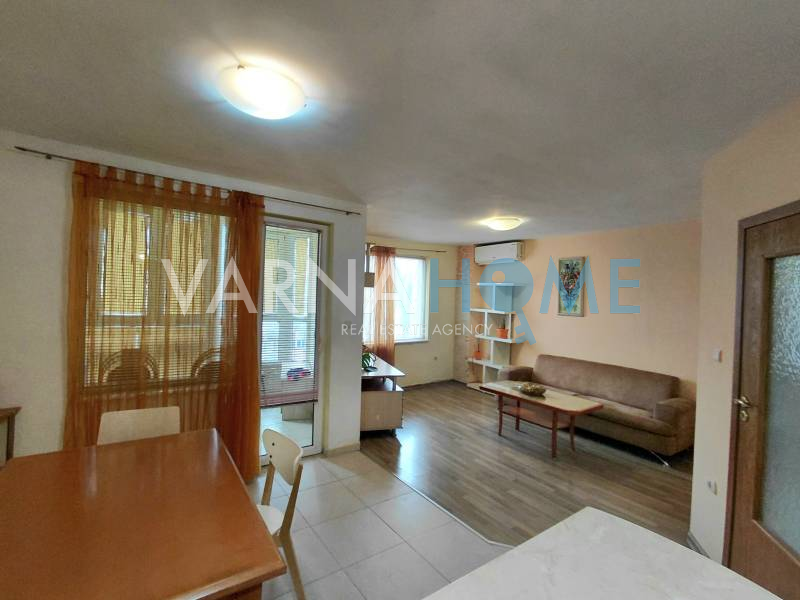 Тристаен апартамент под наем в…