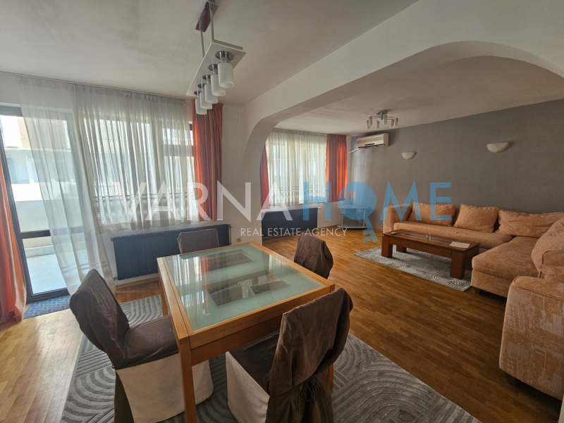 Четиристаен апартамент под наем…